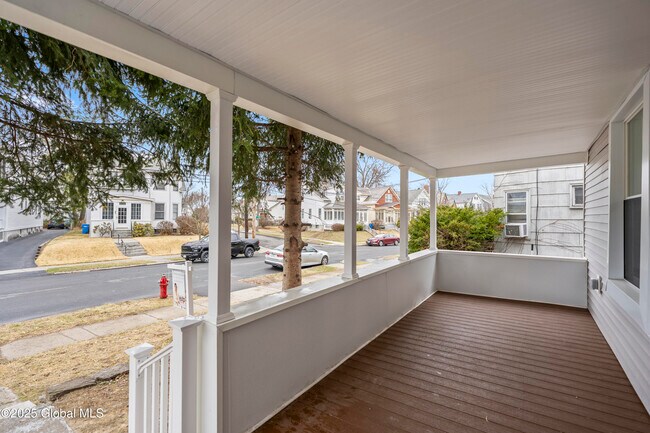 Foto del edificio - 38 W Erie St