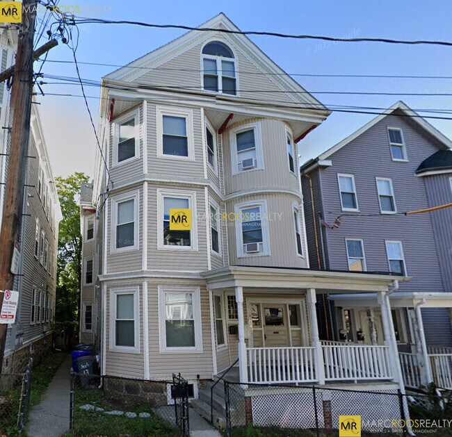 Building Photo - 13 Sachem St