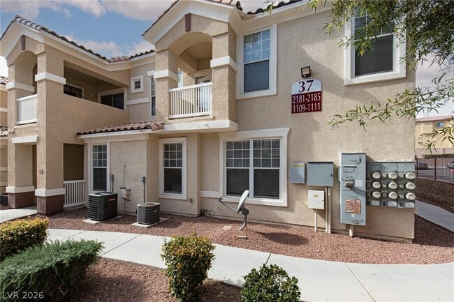 Building Photo - 5855 Valley Dr