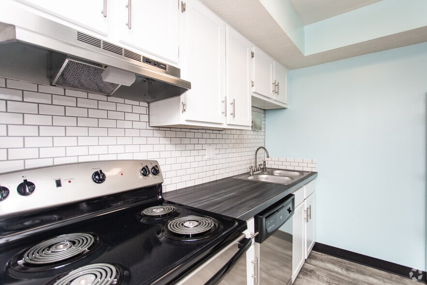 Barrington Square Apartments