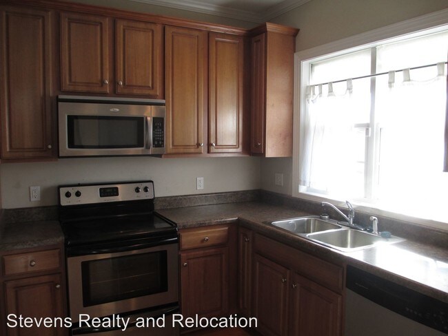 Building Photo - 3 br, 2.5 bath House - 5500 Gateway Pl