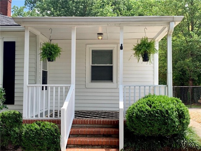 Rocking Chair Front Porch - 2595 Ashford Rd NE