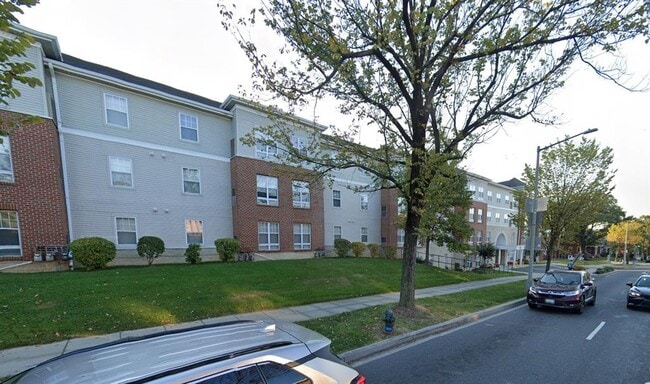 Building Photo - 5233 North Capitol St NW
