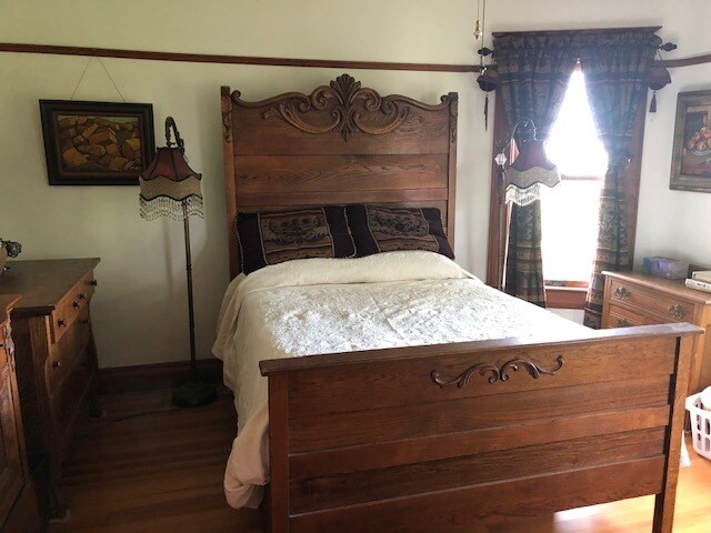 Master bedroom - 1831 120th St NW