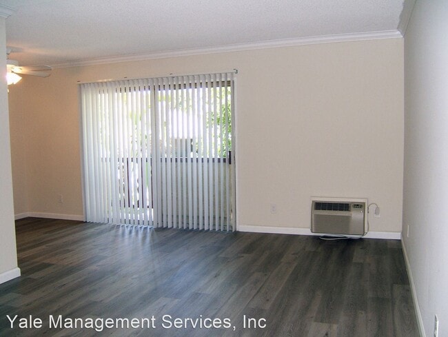 Building Photo - 13930 Burbank Blvd