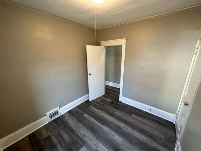 Foto del edificio - 3233-3233 W Burleigh St