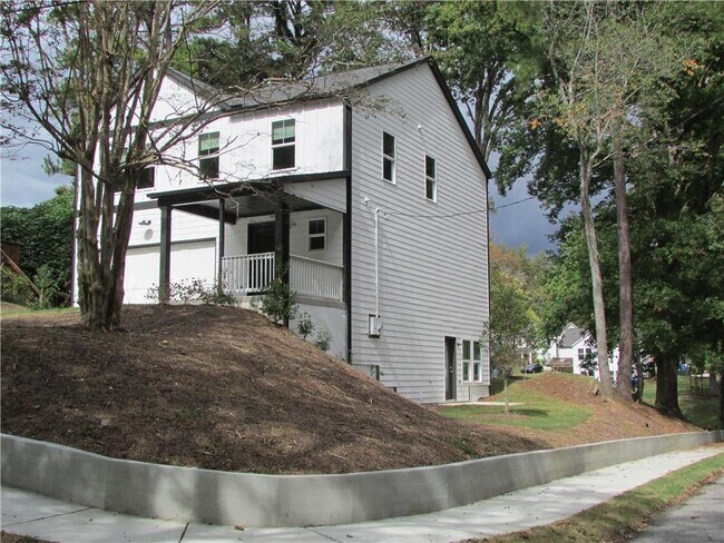 Building Photo - 2367 Summit Ave NW