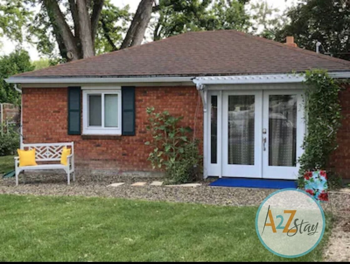 Foto principal - The Cottage on Dorian - Furnished Rental