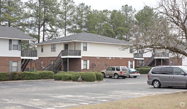 Ridge Crossing - Ridge Crossing Apartments