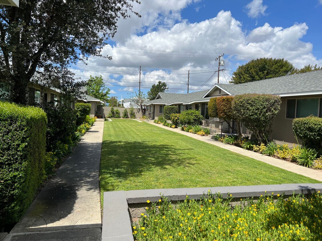 Primary Photo - Charming 1 Bedroom unit, completely remode...