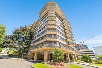 Building Photo - 25 Rockledge Ave