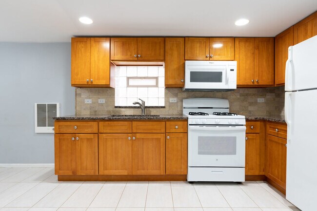 Foto del edificio - 3309 W Cullom Ave