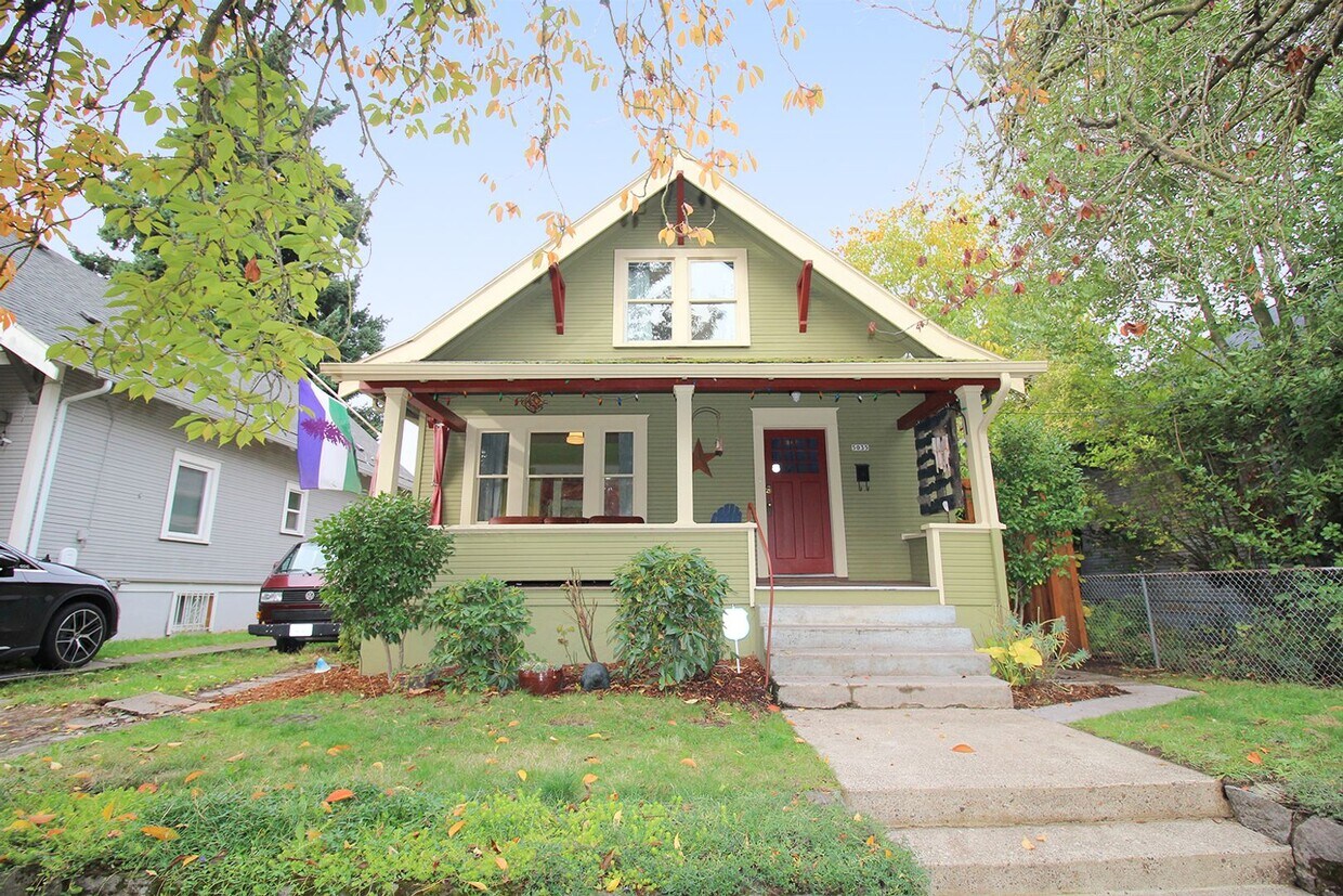 Foto principal - Delightful Remodeled Alberta Arts 3 Bed/2 ...