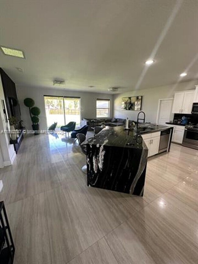 Foto del edificio - 12944 SW 222nd St