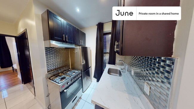 Foto del edificio - Private bedroom in 3 bed/1 bath Home