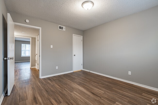 2BR, 1BA - 800SF - Bedroom - Forrest Cove