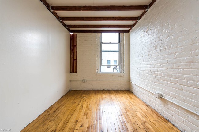 Building Photo - 175 Stockholm St