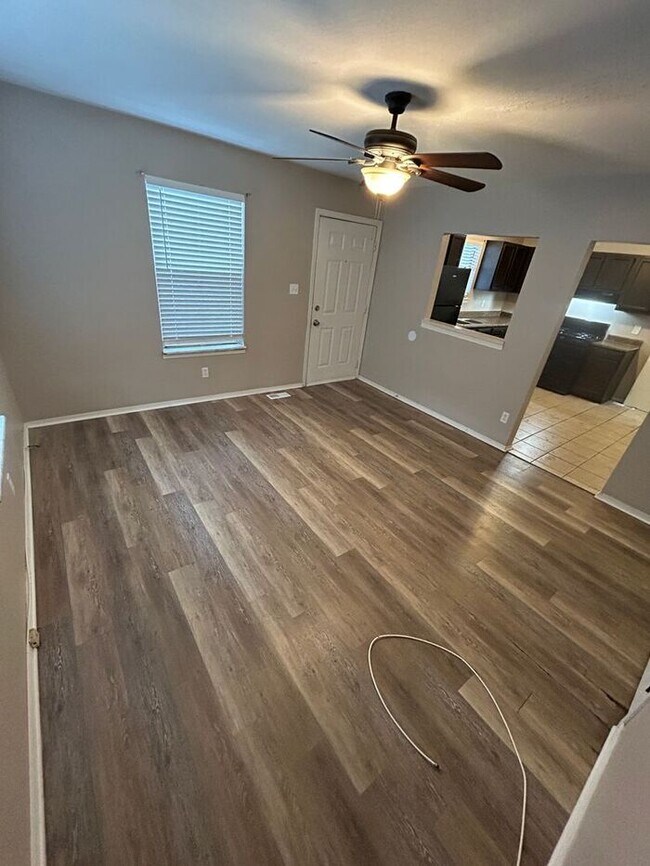 Foto del edificio - Charming 3-Bedroom Home in a Convenient Lo...