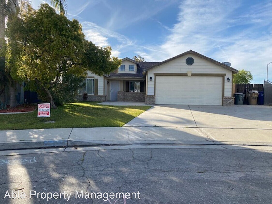 4 br, 1.5 bath House 8107 Hawkeye Dr. House Rental in Bakersfield, CA