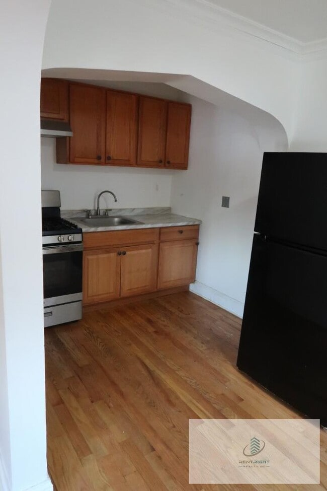 Building Photo - 4477 N Elston Ave