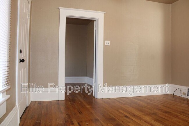 Foto del edificio - 322 W Routt Ave