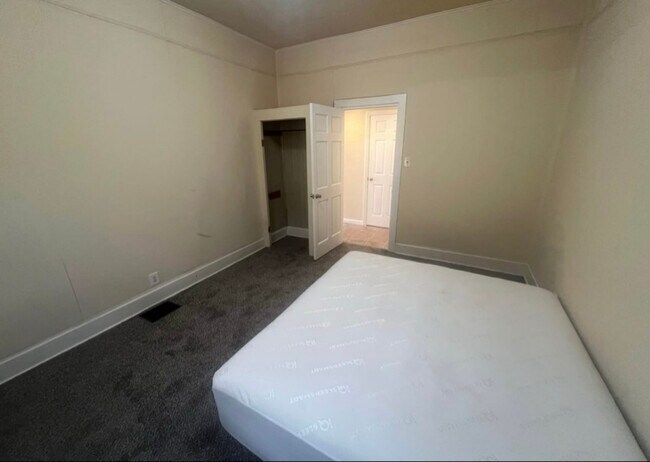 Foto del edificio - 151-155 E 2nd St