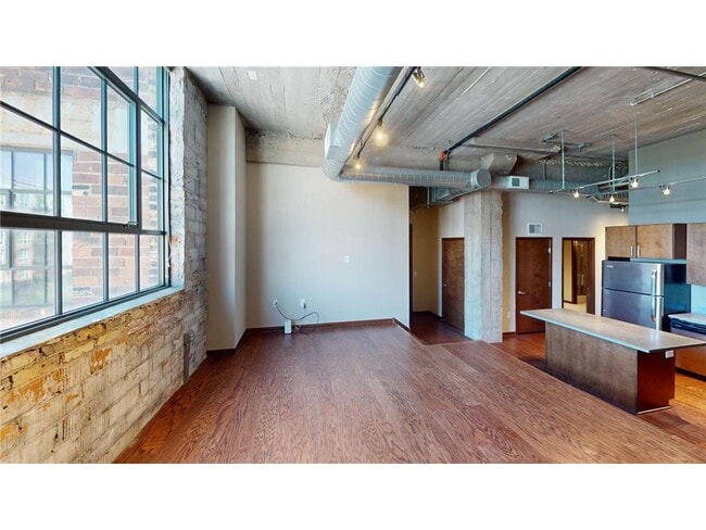 Building Photo - 730 N Washington Ave