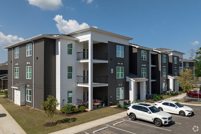 Building Photo - The Waters at McGowin