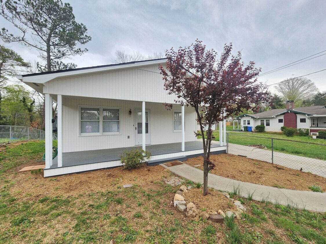 Primary Photo - West Asheville Bungalow