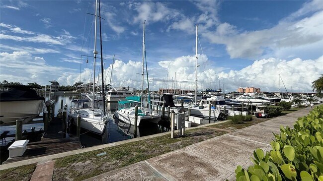 Foto del edificio - 510 Islamorada Blvd