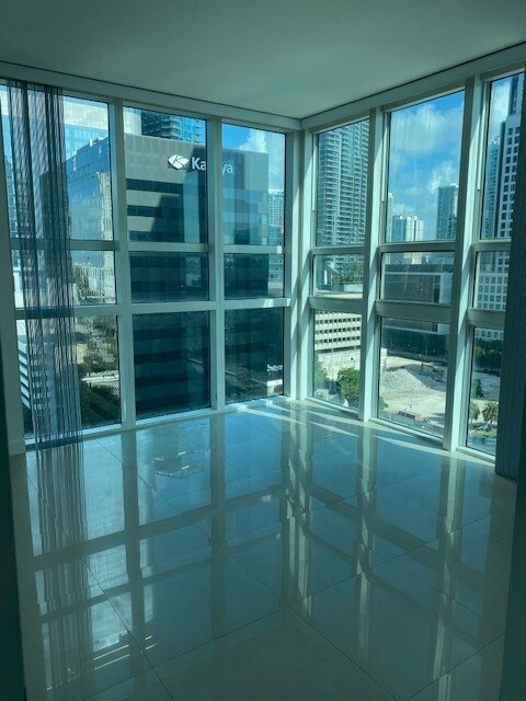 Foto del edificio - 950 Brickell Bay Dr