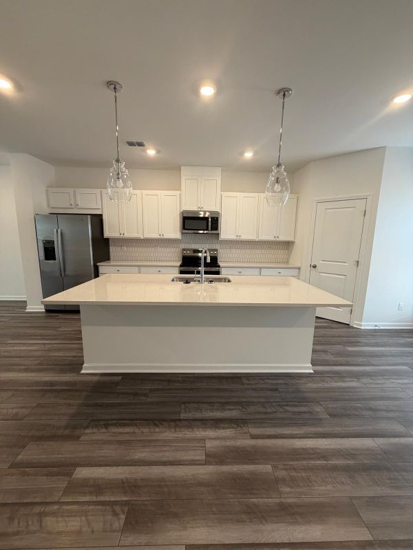 Foto del edificio - 6208 Kenbrook Dr