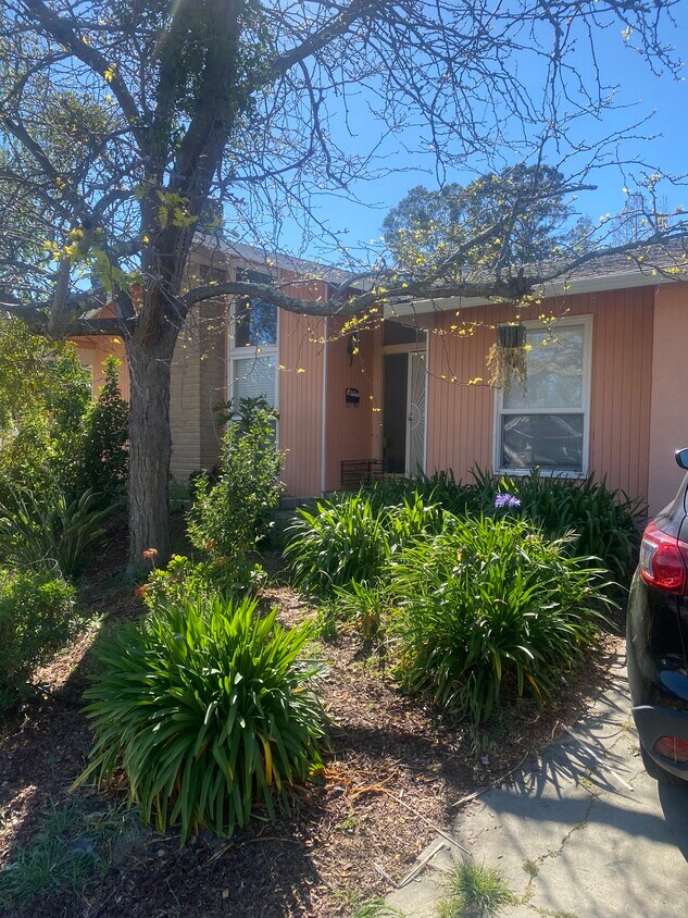 2632 Moraga Dr, Pinole, CA 94564 House for Rent in Pinole, CA