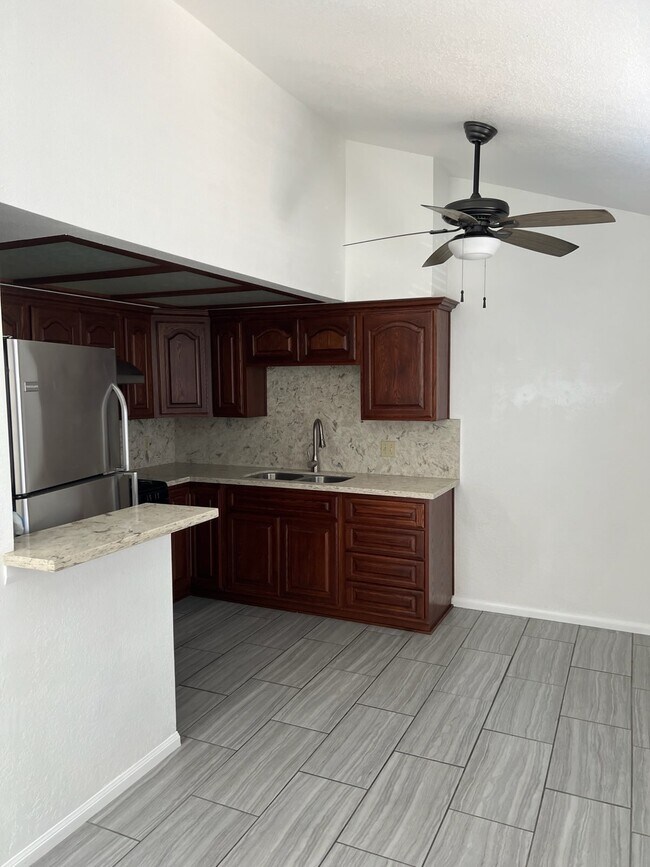 Kitchen - 1436 E 8th St
