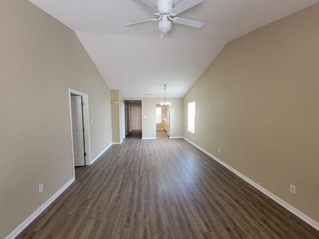 Building Photo - 42 Charlestowne Dr