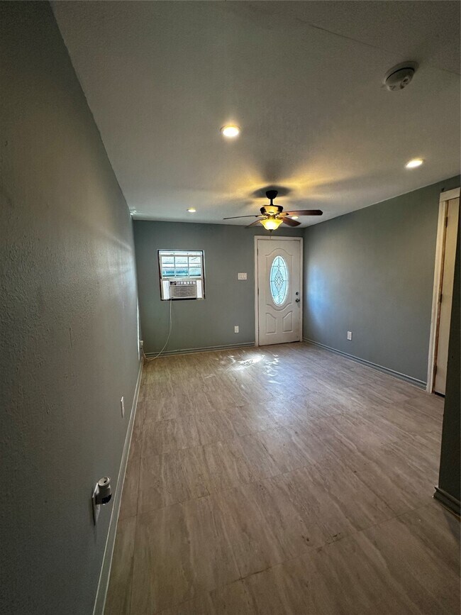 Foto del edificio - 9337 Talton St