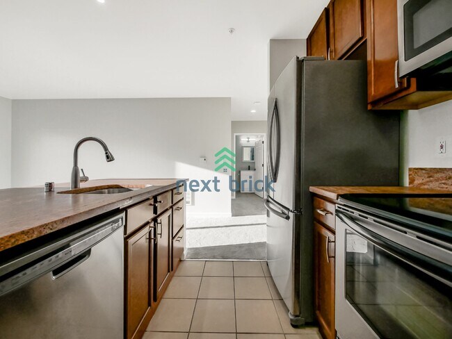 Foto del edificio - Luxury 1 Bed, 1 Bath Downtown Seattle Condo with City & Water Views