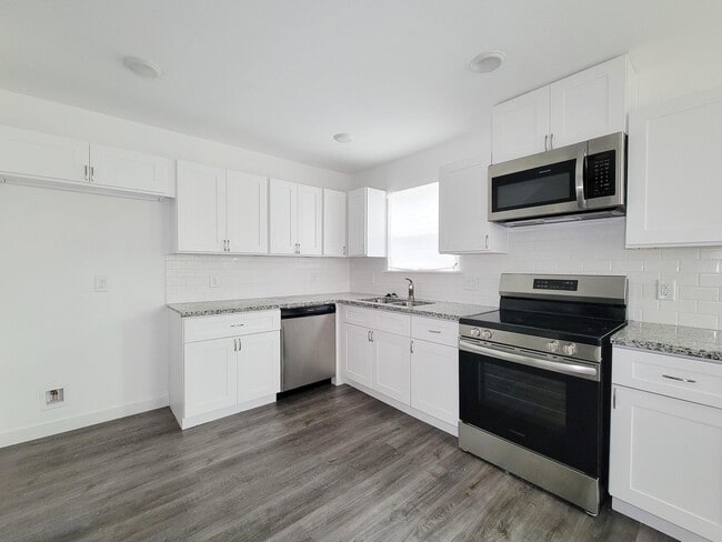 Foto del edificio - 8122 Sterlingshire St