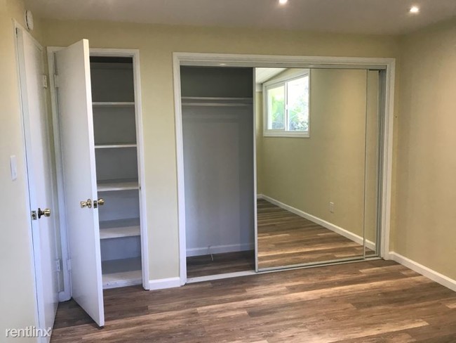 Building Photo - 2 br, 1 bath Apartment - 7710 Alton Dr.