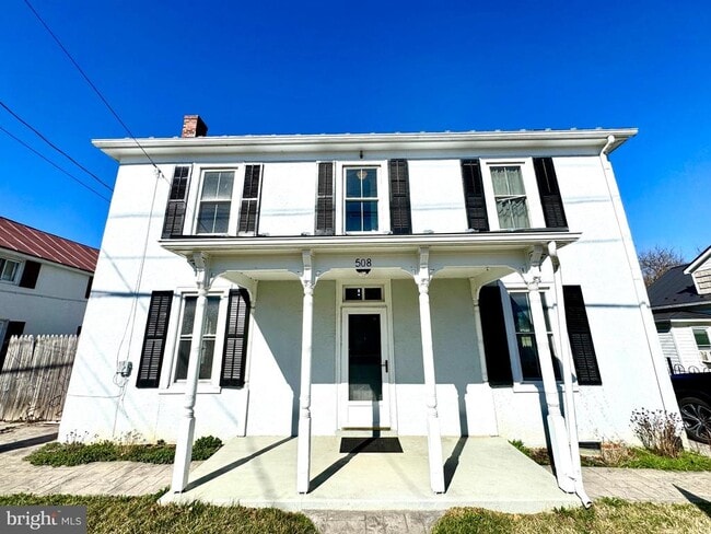 Building Photo - 508 E Main St