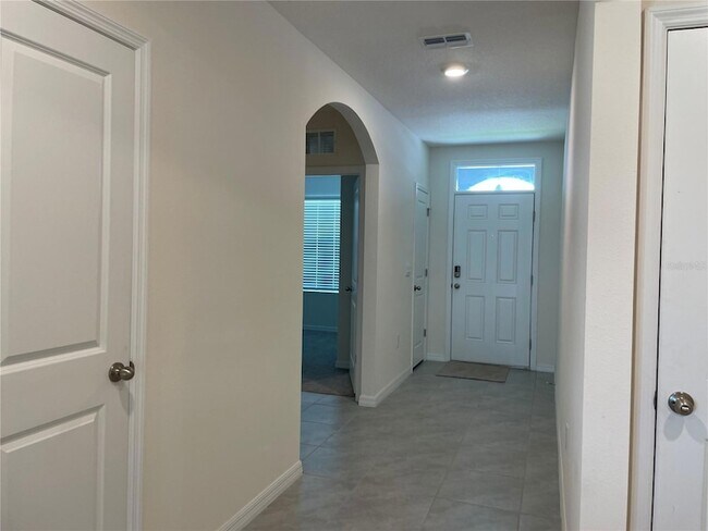 Building Photo - 5535 Hollingworth Trl