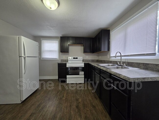 Building Photo - 906 Blackman St