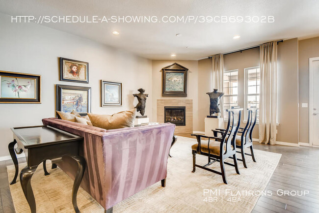 Building Photo - Elegant Calmante Executive Townhome