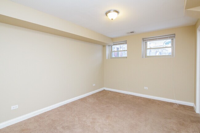 Foto del edificio - 1706 W Farwell Ave