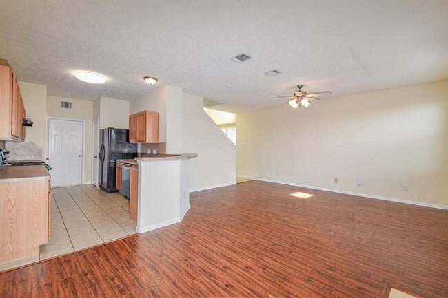 Building Photo - 15930 Langhamwood Ln