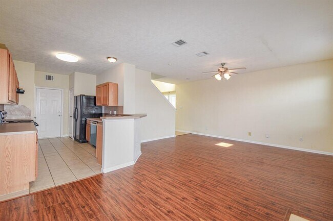 Foto del edificio - 15930 Langhamwood Ln