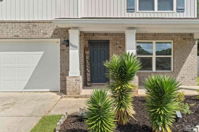Building Photo - 10609 Queens Gate Cir