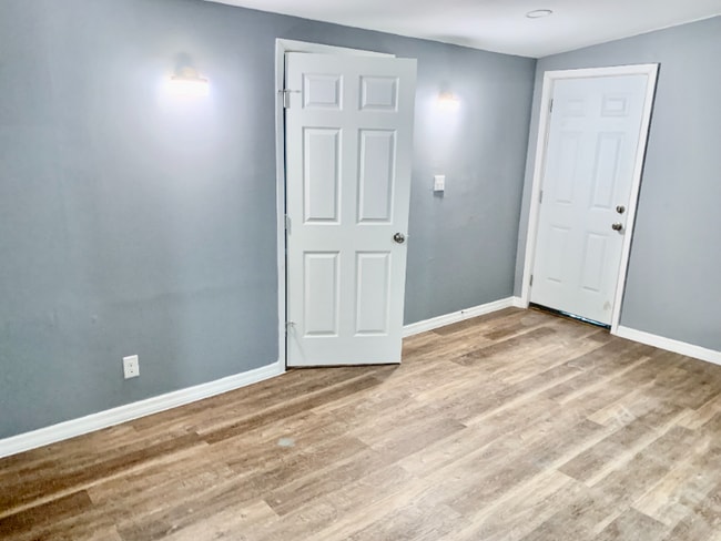 Building Photo - 720 Menchaca St