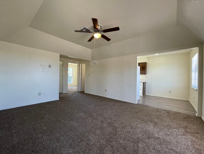 Building Photo - 2210 Sambrano Ave