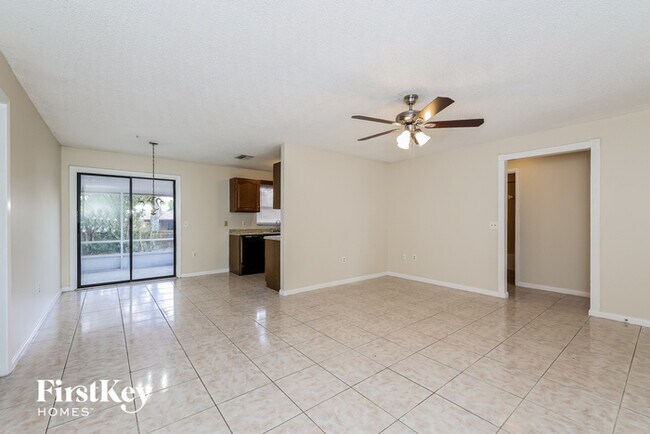Foto del edificio - 398 Lake Daisy Dr